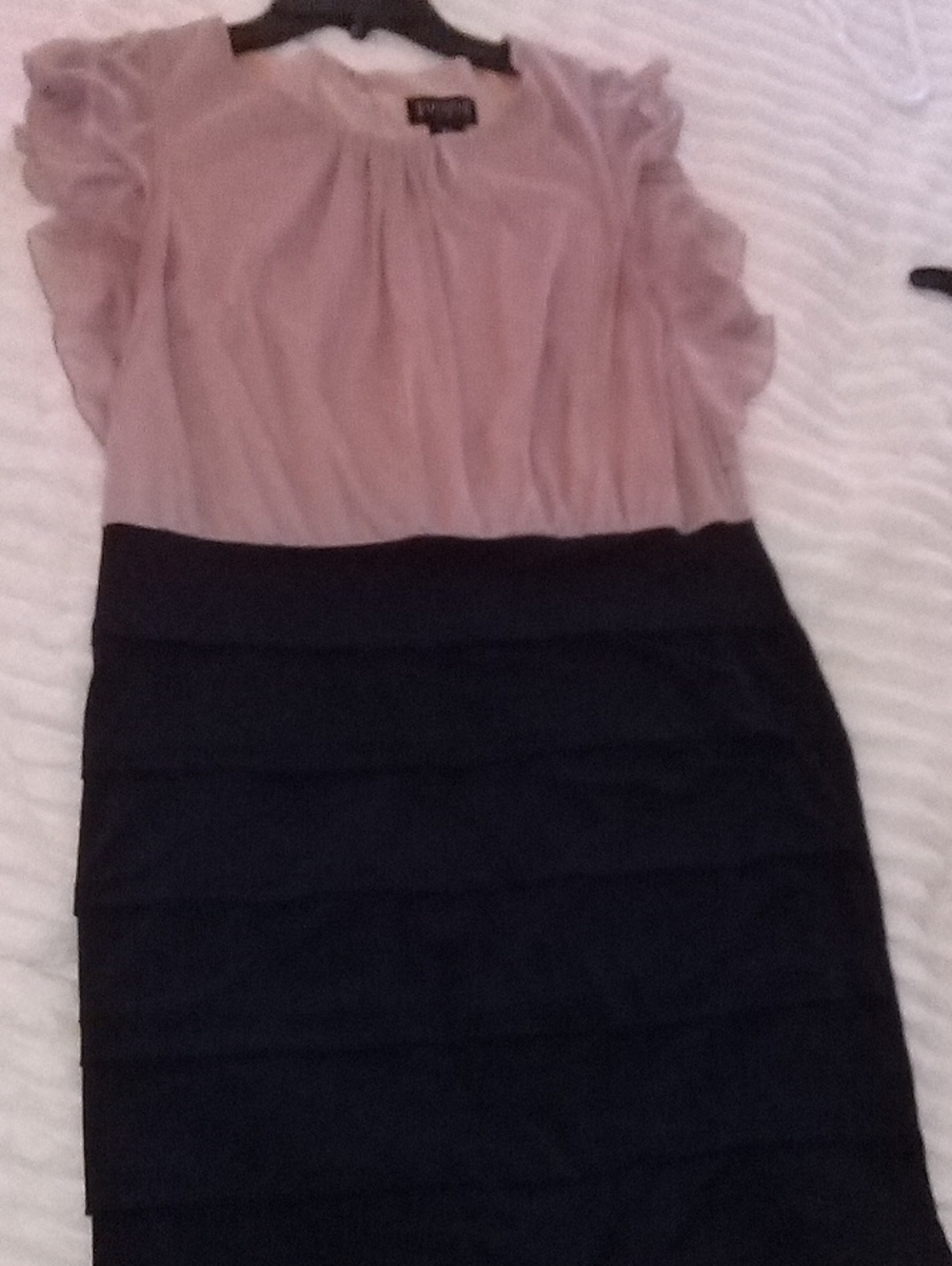 Two-Tone Ruffle Sleeve Sheath Dress in Dusty Rose and Navy Blue